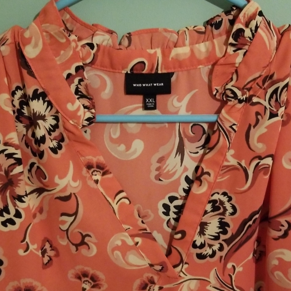 Women's blouse - Picture 3 of 4